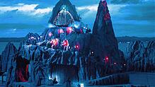 Mit Jerôme Savarys Inszenierung von Mozarts Oper „Die Zauberflöte“ (1985/86) lockten die Festspiele erstmals 100.000 Besucher nach Bregenz.