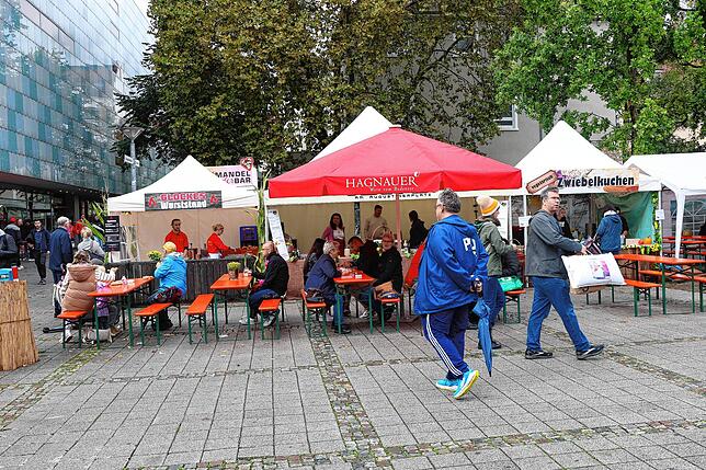 Bild 4: Konstanz feiert das 49. Suserfest: Der junge Wein lockt die Besucher