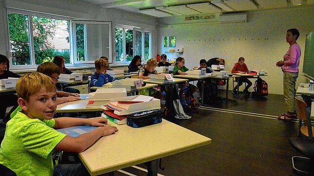 David freut sich, wieder alle seine Mitschüler regelmäßig treffen zu können.
