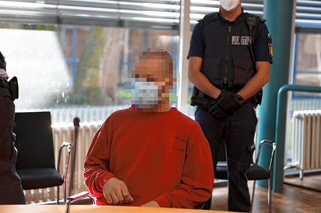 Prozessauftakt im Landgericht Konstanz. Ein 35-jähriger Mann soll in Hohenfels-Liggersdorf einen 46-Jährigen getötet und dessen zwei ...