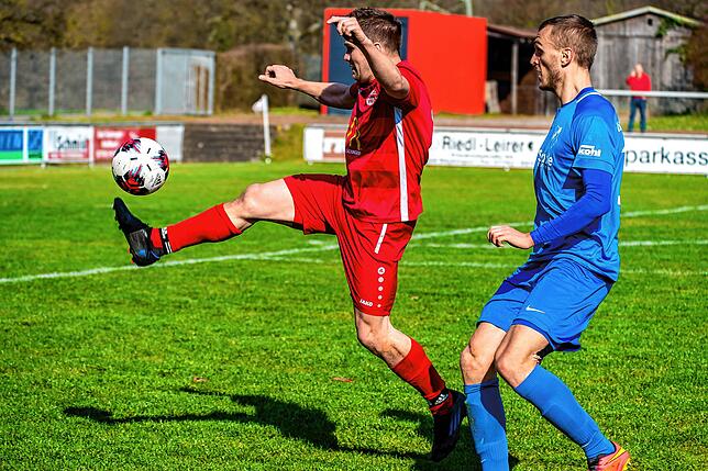 Bild 14: TuS Efringen-Kirchen gelingt ein 3:1 im Abstiegskampf beim FC Wallbach &ndash; und wir haben Bilder!