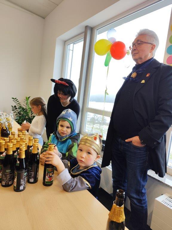 Bild 18: Schmotziger Donnerstag in Mühlingen: Unvergessliche Momente in einzigartigen Bildern!