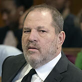 US-Filmproduzent Harvey Weinstein sitzt im Januar 2019 im Obersten Gerichtshof von New York. Der Ex-Filmmogul ist wegen mutmaßlichen ...
