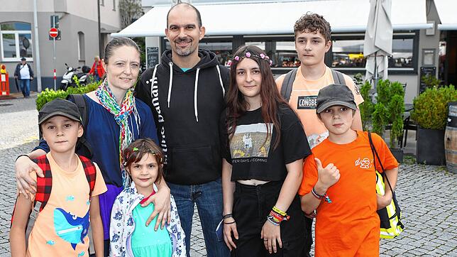 Bild 7: Gute Stimmung beim Hafenfest! Am Wochenende geht es in Staad nochmal rund
