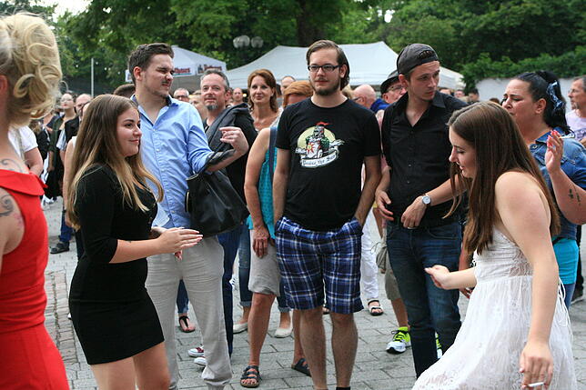 Bild 29: Bilder von den Besuchern beim Lichterfest in Bad Dürrheim
