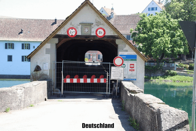 Bild 1: Diese Bilder werden bleiben: Grenzübergänge am Hochrhein aus deutscher und schweizer Perspektive