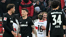 Das Stuttgarter Team jubelt nach dem 3:0.