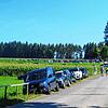 Am Sonntagnachmittag: Am Unterbränder Kirnbergesse stellen Badegäste ihre Autos dort ab, wo sie ein freies Plätzchen finden. Egal ob im ...