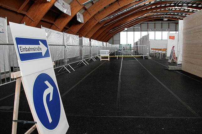 Das Kreisimpfzentrum in Schwenningen. Hier ist jeder Schritt durchgeplant. Bild: Jens Fröhlich