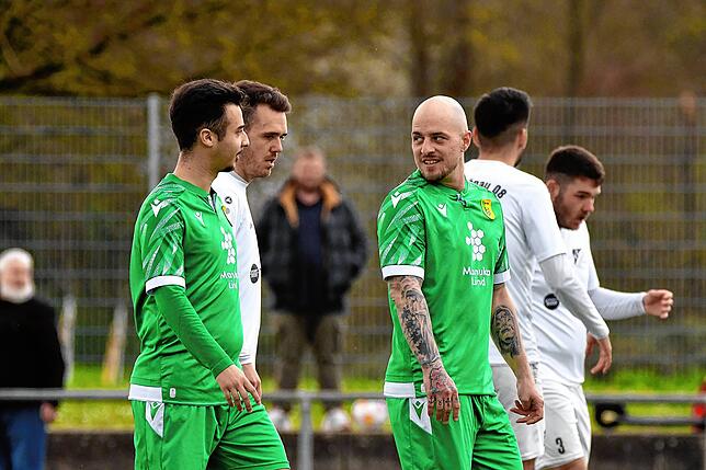 Bild 23: SV Herten setzt sich mit 4:1 gegen FC Schönau durch &ndash; und wir haben Bilder!
