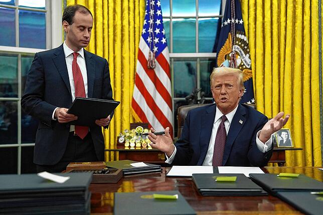 Schon am ersten Tag seiner zweiten Amtszeit beginnt Trump, die US-Politik umzukrempeln.