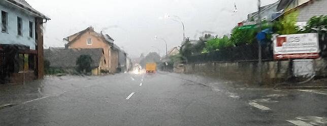 Gewitter in Obersäckingen. Blick Richtung Stadtzentrum.