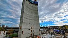 Der Turm des Asisi-Panoramas ist auf diesem Bild rund 45 Meter hoch. Das Rundbauwerk wird auf 52 Metern ein historisches Gemälde des ...