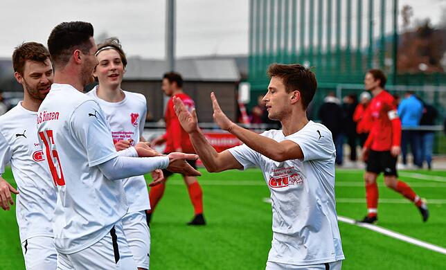 Bild 1: TuS Binzen besiegt den FC Hochrhein mit 4:2 &ndash; und wir haben Bilder!