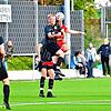 Obenauf: Youngster Levin Urland (hier links im Luftduell mit dem Jestetter Robin Kübler) war mit einer der auffälligsten Spieler in ...