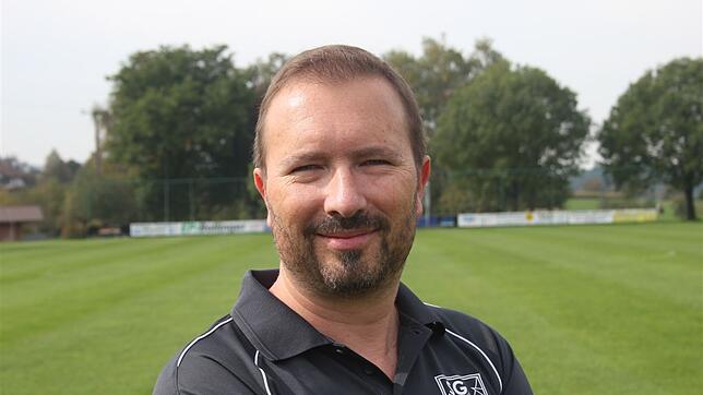 Zusage: Marcel Kieliszek bleibt auch in der Saison 2021/22 als Trainer des FC Geißlingen am Ruder.