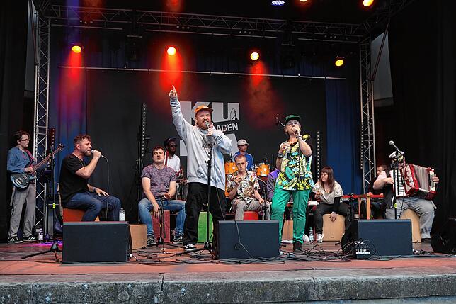 Bild 21: Gute Laune beim Open-See-Festival 2024 – Musikgrößen und Lokalmatadoren zeigen ihr Talent