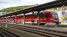 Noch betreibt die DB Regio die Hochrheinstrecke und setzt dafür Dieseltriebwagen ein. Hier ein Bild des Waldshuter Bahnhofs.