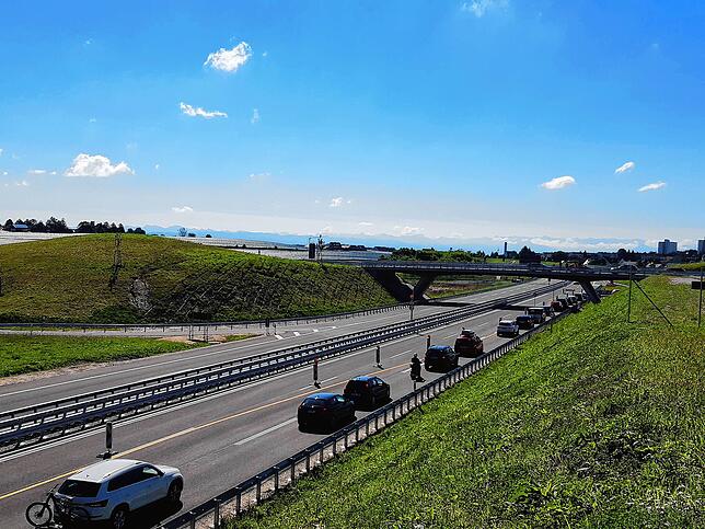 Bild 11: Friedrichshafen: B 31-neu freigegeben zwischen Immenstaad und Schnetzenhausen