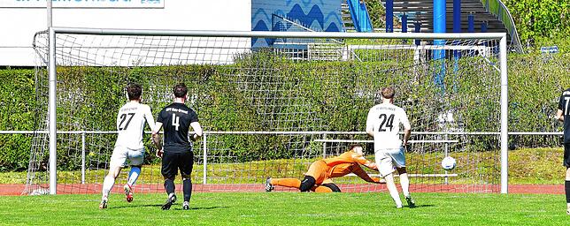Bild 22: SG FC Wehr/Brennet siegt im Spitzenspiel mit 3:1 gegen FC WIttlingen – und wir haben Fotos!