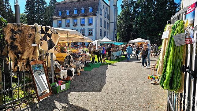 Gewohntes Bild am Haupteingang zum Bad Säckinger Schlosspark.