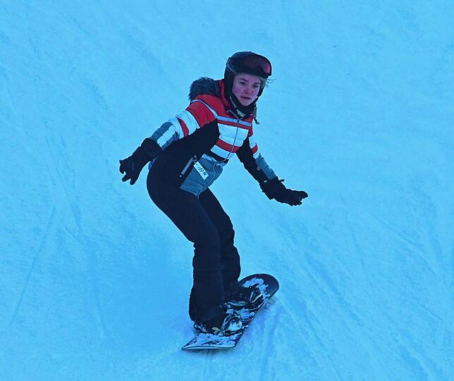 Salome Kelm aus St. Georgen nutzt die Möglichkeit zum Snowboardfahren, so oft sie kann.