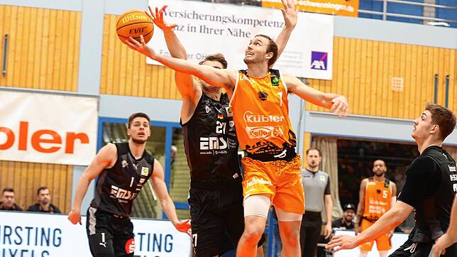 Casey Benson (am Ball) versuchte am Ende alles, um die Pleite abzuwenden.