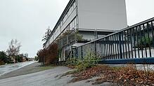 Aus diesem ehemaligen Fabrikgebäude in der Dr.-Zimmermann-Straße in Meersburg soll eine Unterkunft für Geflüchtete werden. Das sehen ...