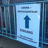Schwenningen, Hallerhöhe: Hier werden Abstriche genommen.