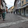 Das Porphyr-Pflaster in der Marktstraße soll ausgebessert werden. In vielen Gemeinden gibt es Probleme mit den roten Pflastersteinen, ...