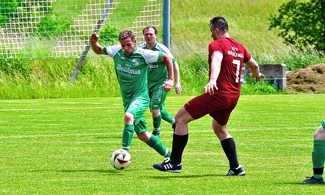 Bild 40: SV Waldhaus II gewinnt Kellerduell gegen DTFV Bad Säckingen mit 2:1 – und wir haben Fotos!