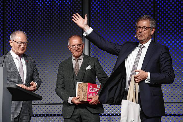 Werner Rottler, Präsident Handwerkskammer Konstanz, Gastredner Karl-Rudolf Korte, Politikwissenschaftler Universität Duisburg-Essen, und ...