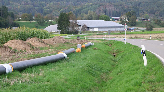 Für die Lieferung der Wärme aus der vor dem Ortsteil Stetten gelegenen Biogasanlage in die Nahwärmeversorgung der Gemeinde wird derzeit ...