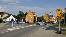 Rechts abbiegen in Richtung Tuttlingen heißt es derzeit für alle Bewohner der Gemeinde Immendingen, die von der Bachzimmerer Straße aus ...