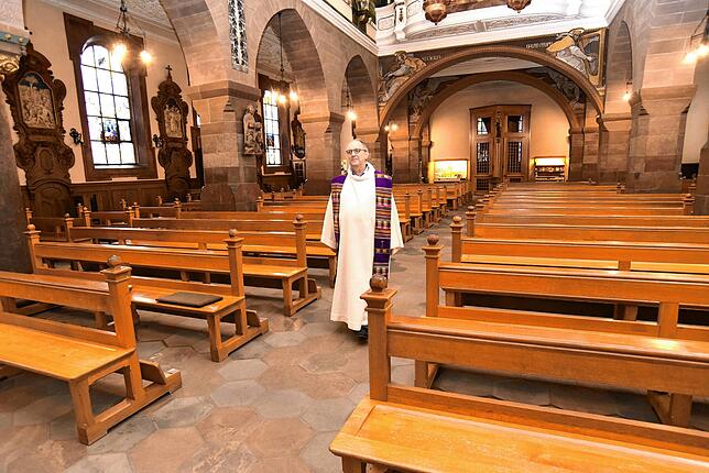 Dekan Fischer im Münster im Frühjahr 2020, als Corona auch die Kirchen leerte.