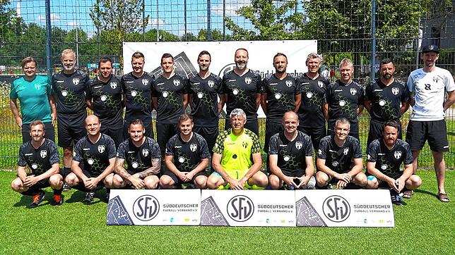 Die erfolgreiche Mannschaft Ü32 des FC Brigachtal kommt von den süddeutschen Meisterschaften Karlsruhe mit einem guten vierten Platz ...