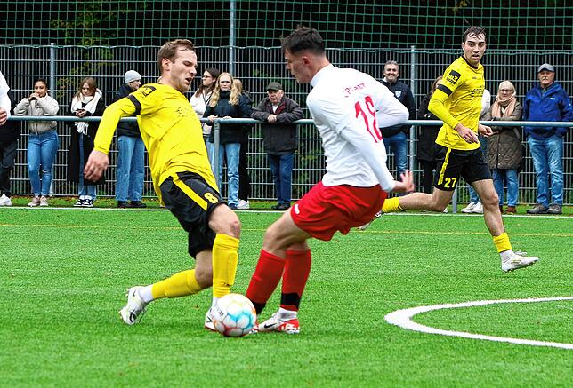 Bild 8: Spannendes Linzgauderby zwischen SC Pfullendorf II und SV Denkingen. Wir haben die besten Bilder!