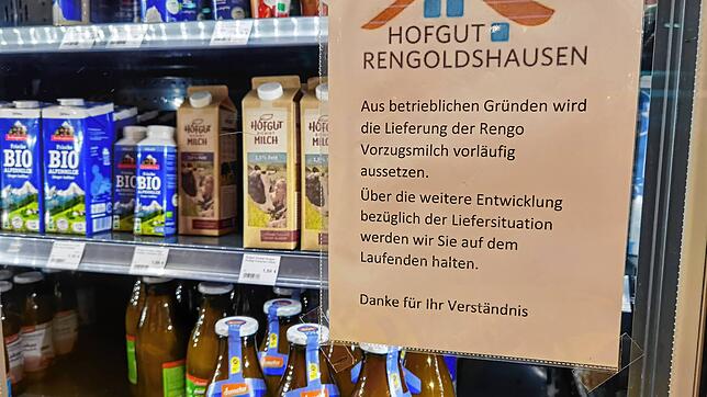 In einem regionalen Bioladen bleibt das Regal für die Rengo-Milch vorerst leer. Es gibt zurzeit keine Milch vom Rengo-Hof.