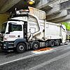 Das wegen der nicht heruntergefahrenen Klappe im Tunnel steckende Müllfahrzeug.