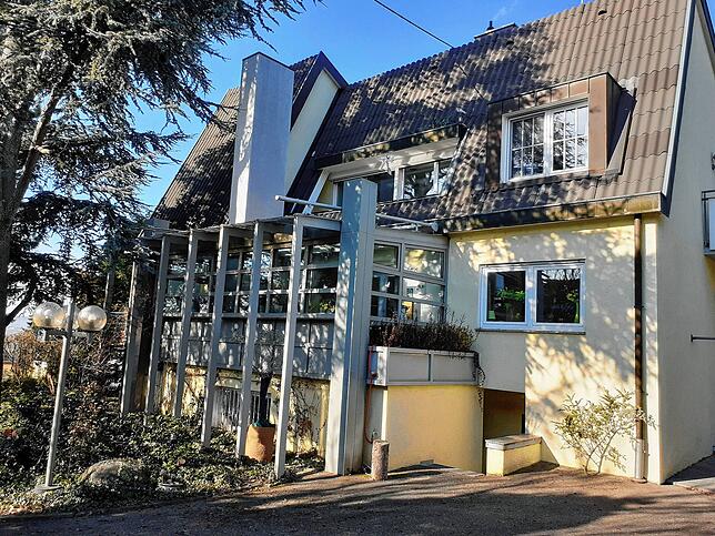 Schmuck und gut im Schuss: Hier wohnt Wolfgang Plaschke mit seiner Frau. Sie haben ihr Haus Teil-verkauft.