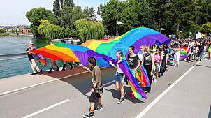 Bild : Der CSD Konstanz feiert 20. Geburtstag mit einer Pride-Parade durch die Stadt
