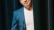 Voller Durchblick: Djnago Asül
