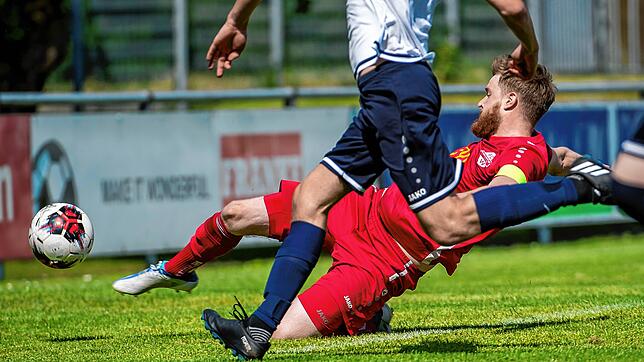 Punkteteilung: Kapitän Marco Weimann &ndash; hier ein Archivbild &ndash; und der FC Wallbach mussten sich in der Partie bei der ...