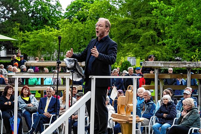 Dirigent Jens Bauer aus Dänemark.