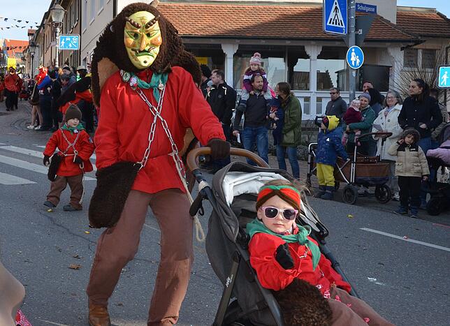 Bild 41: Narrensprung 2025 in Markdorf begeistert die Zuschauer