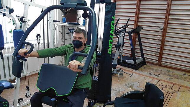 Dieses Trainingsgerät für Rollstuhlfahrer in Polozk wurde vom Freundeskreis unterstützt.