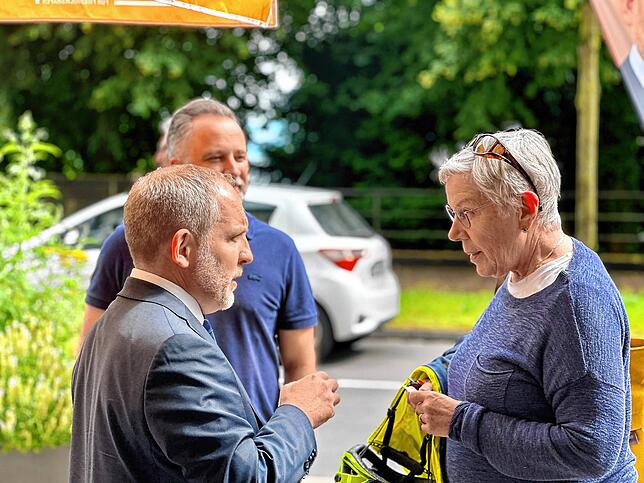 Vor der Veranstaltung begrüßte Simon Blümcke jeden Gast.