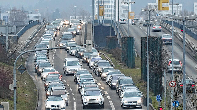 Ähnlich viele Autos werden vermutlich am Wochenende in Konstanz unterwegs sein, wenn das Seenachtfest stattfindet.