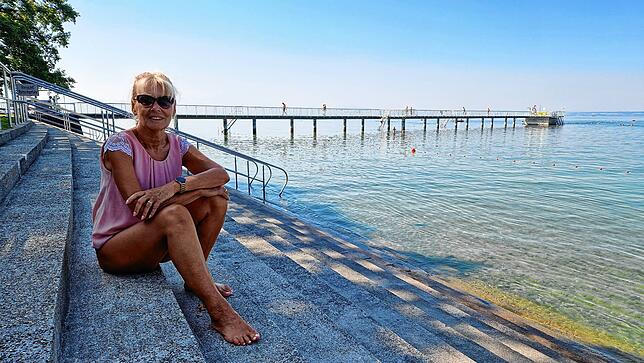 Monika Indlekofer ist Stammgast und würde die Stufen am Strandbad gerne behalten.