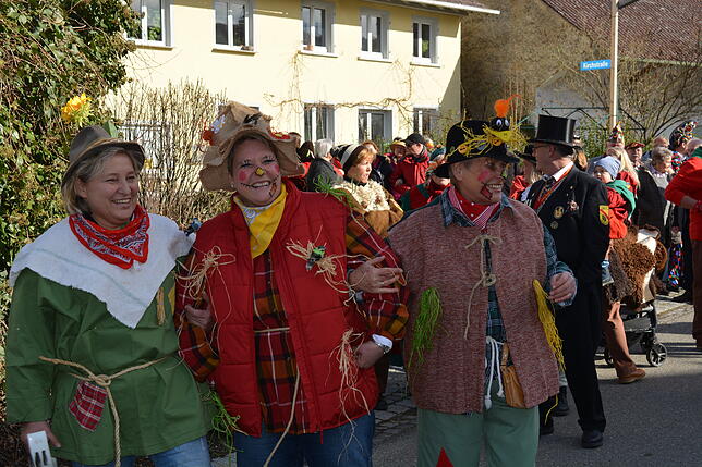 Bild 2: Bilder vom Narrenbaumstellen in Ittendorf